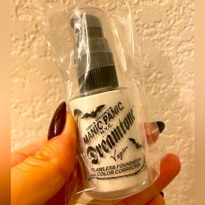 Tish & Snooky’s Manic Panic Dreamtone Foundation.